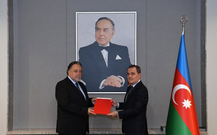 Глава МИД Азербайджана принял верительные грамоты посла Чешской Республики