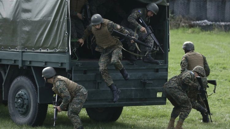 لندن ترسل خبراء عسكريين إلى البوسنة والهرسك لمواجهة النفوذ الروسي