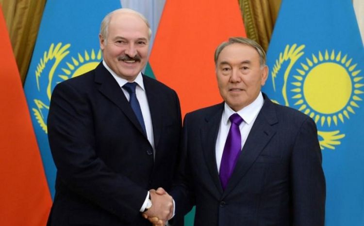 Lukaşenko Nazarbayevlə postsovet məkanındakı vəziyyəti müzakirə etdi