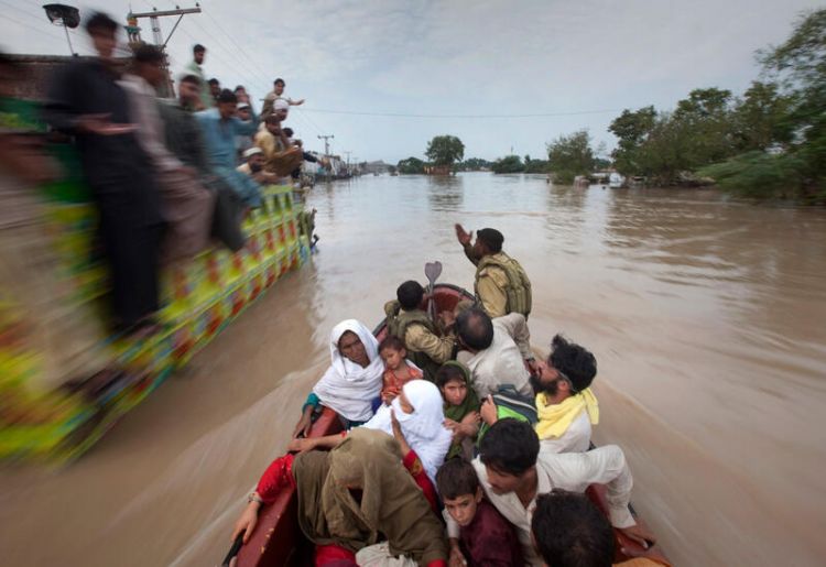 Наводнение в Пакистане по меньшей мере 147 погибших