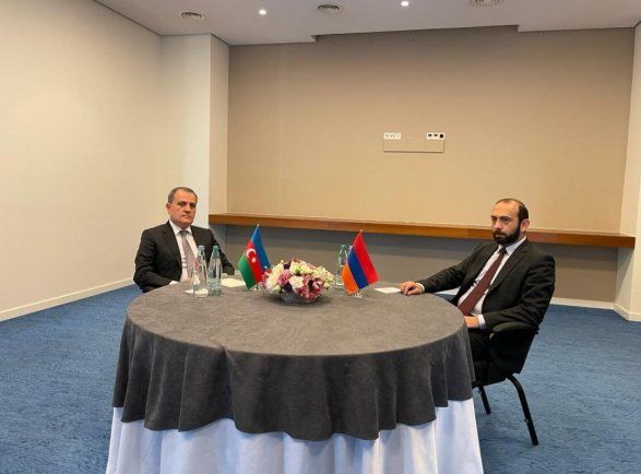 В Тбилиси завершилась двусторонняя встреча министров иностранных дел Азербайджана и Армении ОБНОВЛЕНО
