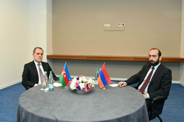 Обнародованы вопросы, которые обсудили Джейхун Байрамов и Арарат Мирзоян в Тбилиси