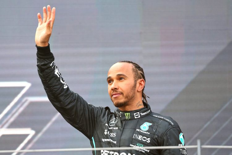 Hamilton set to join exclusive 300 F1 entries club at French GP