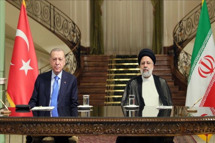 Уровень сотрудничества между Ираном и Турцией необходимо повысить втрое Раиси