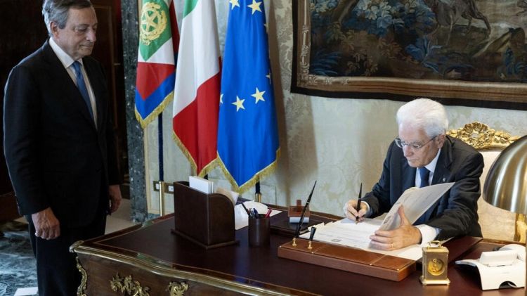 الرئيس الإيطالي يحل البرلمان وتوقعات بإجراء انتخابات مبكرة أواخر شهر سبتمبر المقبل