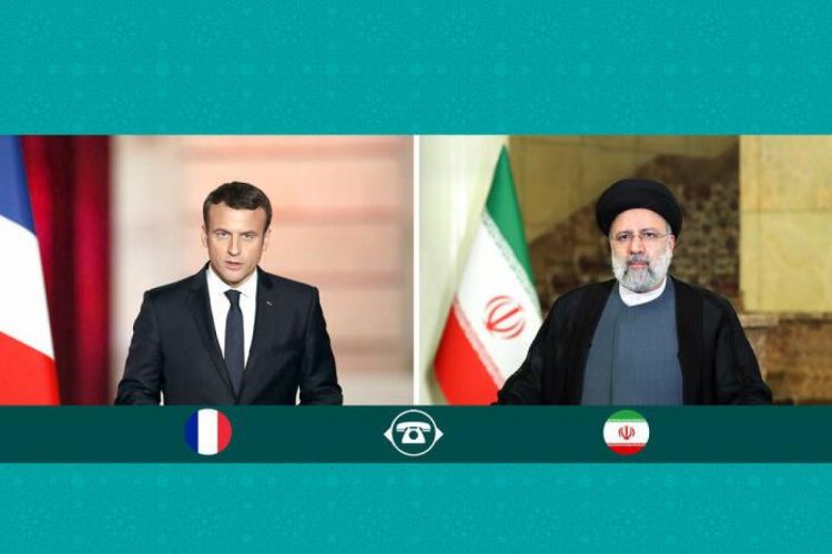 Макрон провел двухчасовой телефонный разговор с президентом Ирана