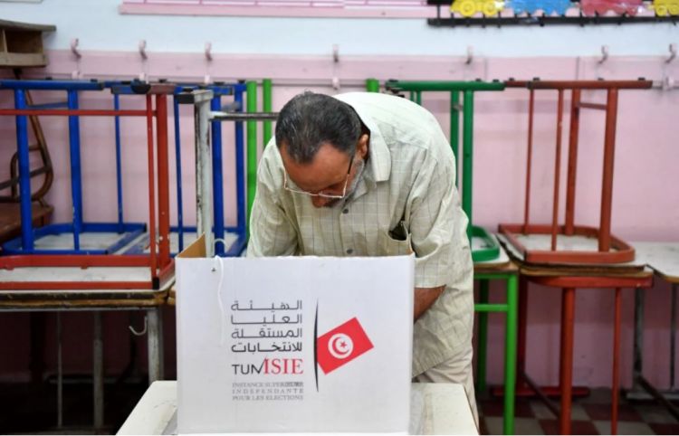 Tunisia begins vote on constitution expanding president’s power