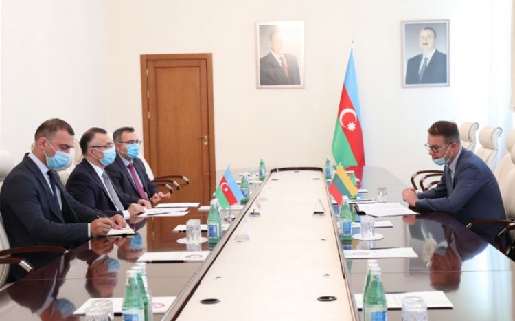 Теймур Мусаев встретился с послом Литвы в Азербайджане