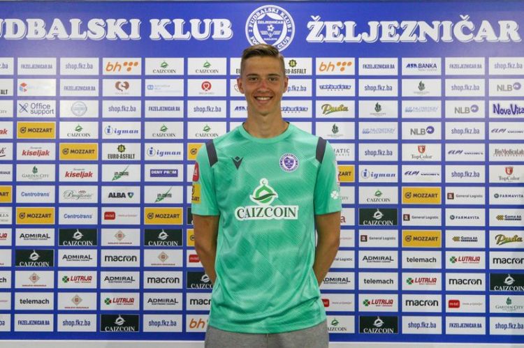 Manchester United to take Bosnian goalkeeper on trial