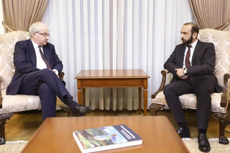 Мирзоян обсудил со спецпредставителем Лаврова нормализацию отношений с Азербайджаном