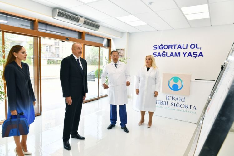 Президент и Мехрибан Алиева ознакомились с условиями, созданными в роддоме № 2 в Баку