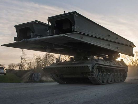 Германия передаст Украине мостовые танки