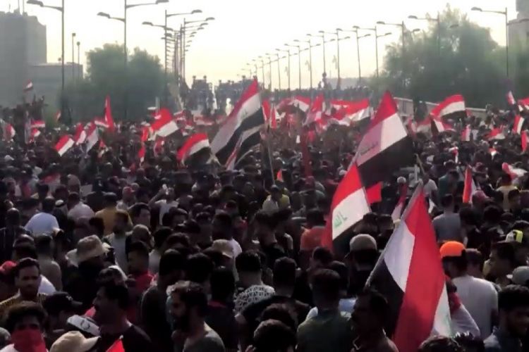 Демонстранты в Багдаде вновь прорвались в здание иракского парламента