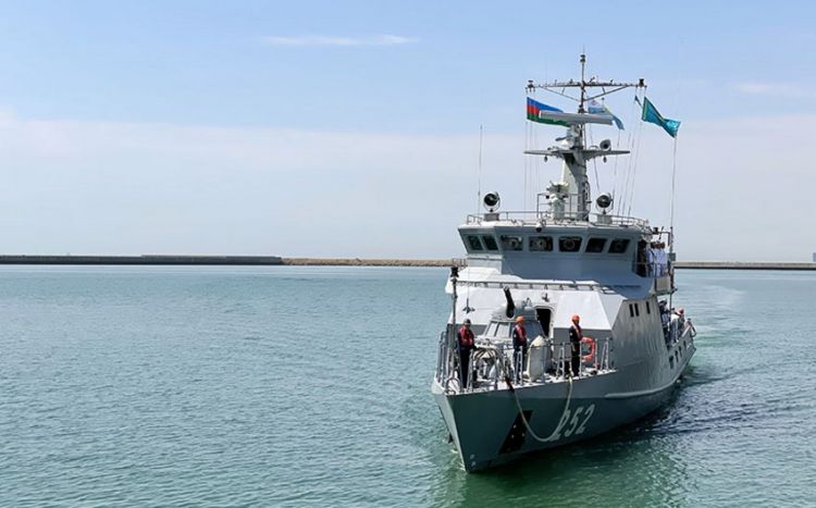 Военные корабли Казахстана прибыли в Азербайджан - ФОТО
