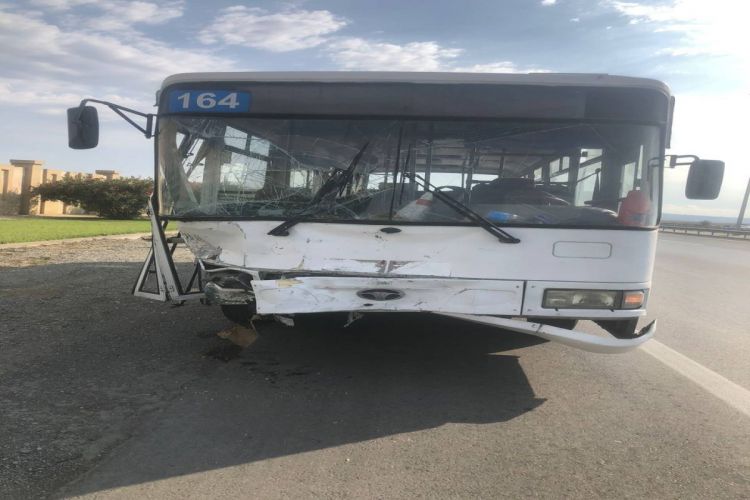 TƏBİB: Пострадавший в ДТП на трассе Баку-Алят-Газах находится в тяжелом состоянии