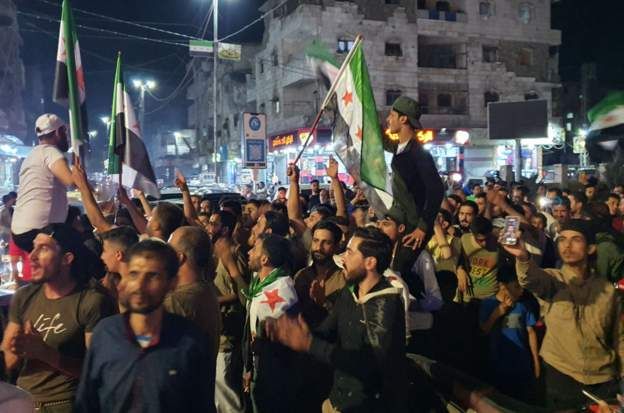 مظاهرات في شمال سوريا تنديداً بدعوة أنقرة إلى مصالحة بين النظام والمعارضة
