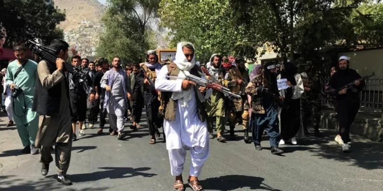 Талибы разогнали женский митинг против дискриминации выстрелами в воздух