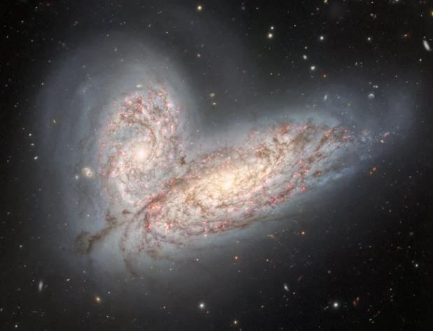 Two galaxies collide in epic image from Gemini North telescope