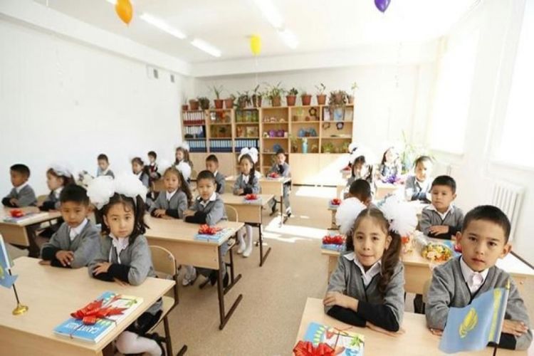 В Казахстане опровергли слухи об отмене в школах обучения на русском языке