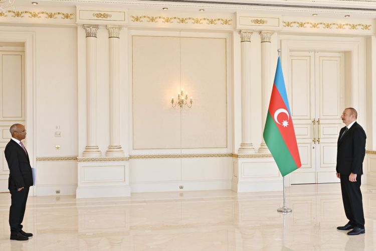 Президент Ильхам Алиев принял верительные грамоты нового посла Эфиопии