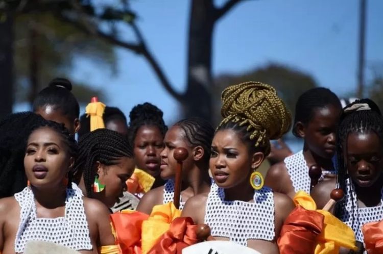 احتفالات بتتويج ملك الزولو في جنوب أفريقيا