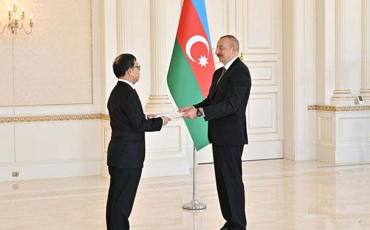 Президент принял верительные грамоты новоназначенного посла Таиланда в Азербайджане ОБНОВЛЕНО