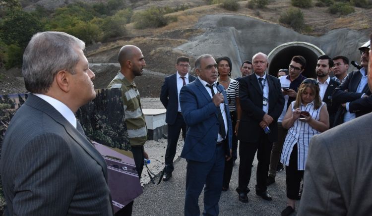 Представители дипкорпуса осмотрели туннель на автомобильной дороге Ахмедбейли-Физули-Шуша