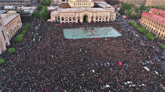 Армянская оппозиция созывает большой митинг в Ереване