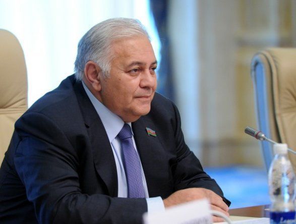 Oqtay Əsədov yenidən federasiya prezidenti seçildi