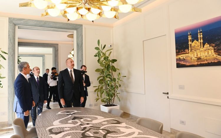 Президент Ильхам Алиев ознакомился с выставкой живописи “Мой Азербайджан” в Италии