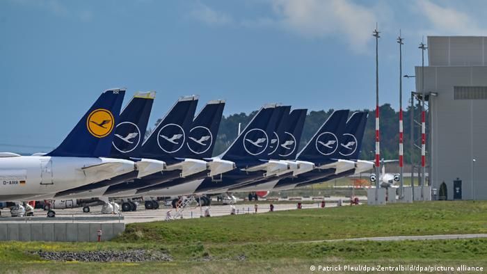 إلغاء 800 رحلة جوية بسبب إضراب طياري لوفتهانزا عن العمل