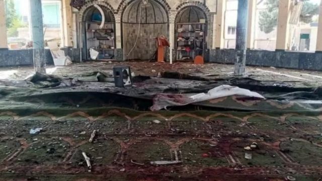انفجار بمسجد غربي أفغانستان.. قُتِل الإمام ونجا قادة طالبان