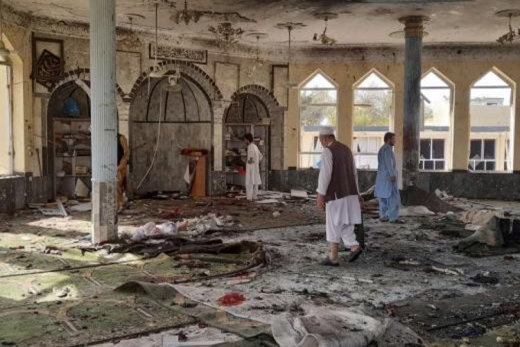 В Афганистане в результате взрыва в мечети погибли не менее 18 человек