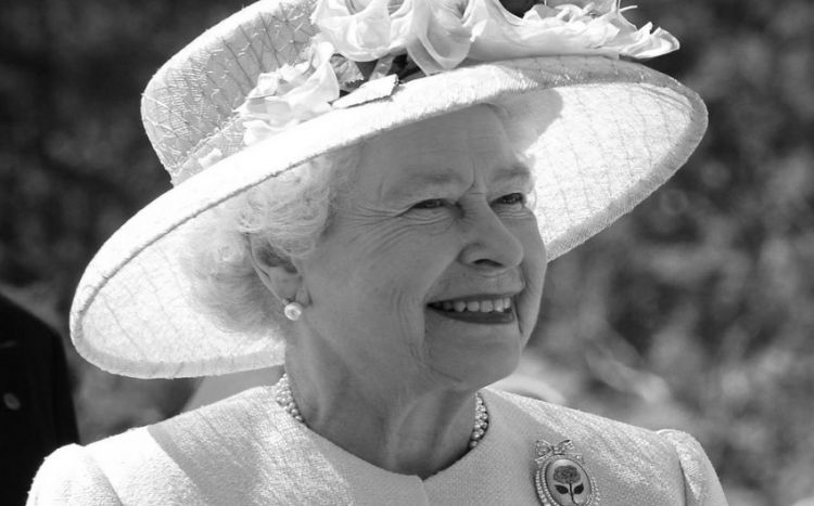 Парламентарии Британии будут в течение 10 часов отдавать дань уважения Елизавете II