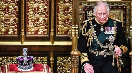 Карл III объявлен королем Великобритании
