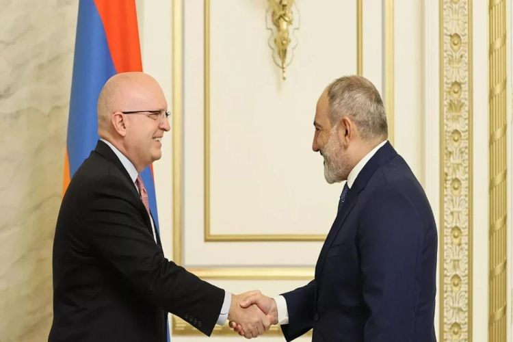 Филип Рикер и Пашинян обсудили нормализацию отношений с Азербайджаном