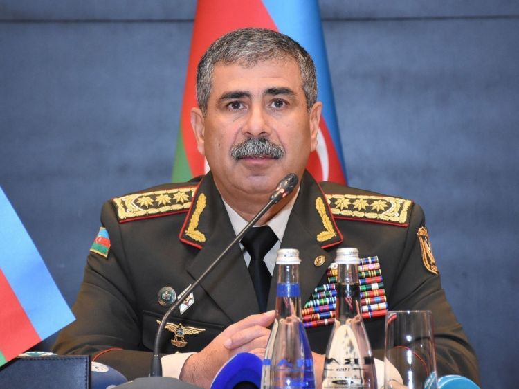 Министр обороны выразил соболезнования турецкой стороне