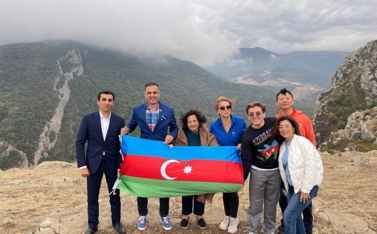 Делегация Американо-Азербайджанского общества посетила Шушу