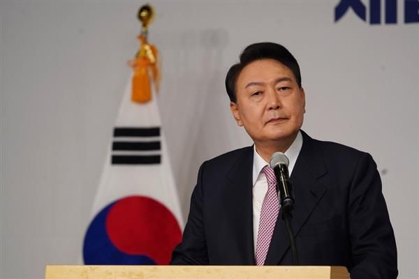 رئيس كوريا الجنوبية يعقد قمتين ثنائتين مع الرئيس الأمريكي ورئيس الوزراء الياباني