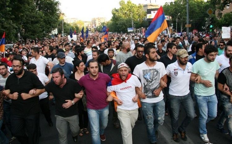 В Ереване проходит акция за выход Армении из ОДКБ