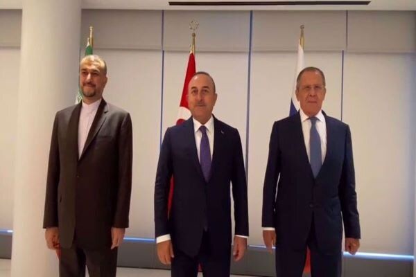 Iran, Russia, Turkey FMs discuss Syria crisis in New Yorkg