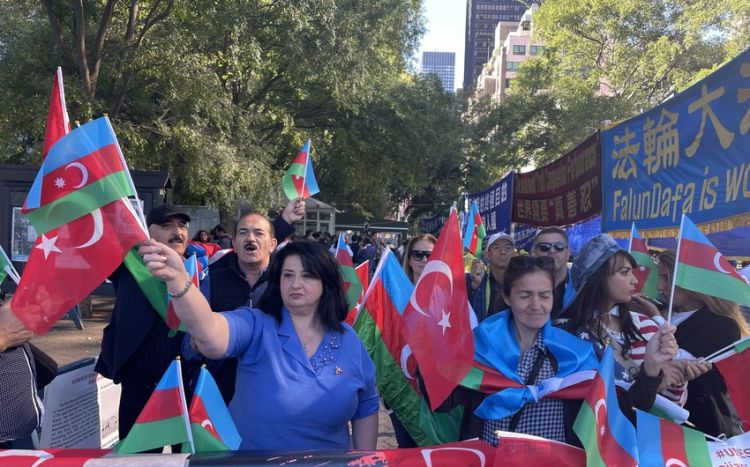 Азербайджанцы Нью-Йорка провели акцию перед зданием ООН