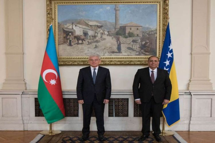 Лидер Боснии принял верительные грамоты посла Азербайджана
