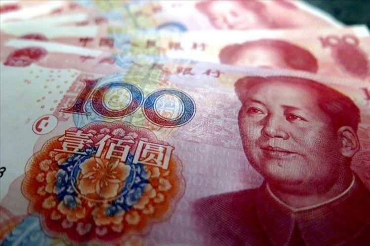Çin yuanı dollar qarşısında 14 ilin ən aşağı səviyyəsinə çatıb