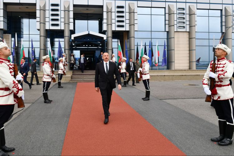 Завершился официальный визит Президента Ильхама Алиева в Болгарию
