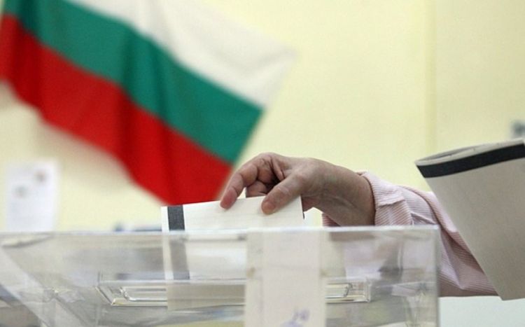 В Болгарии начались досрочные выборы в Народное собрание