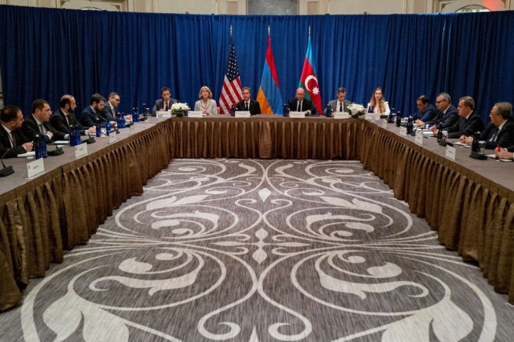 США активно участвуют в организации встреч между Азербайджаном и Арменией Американский политолог