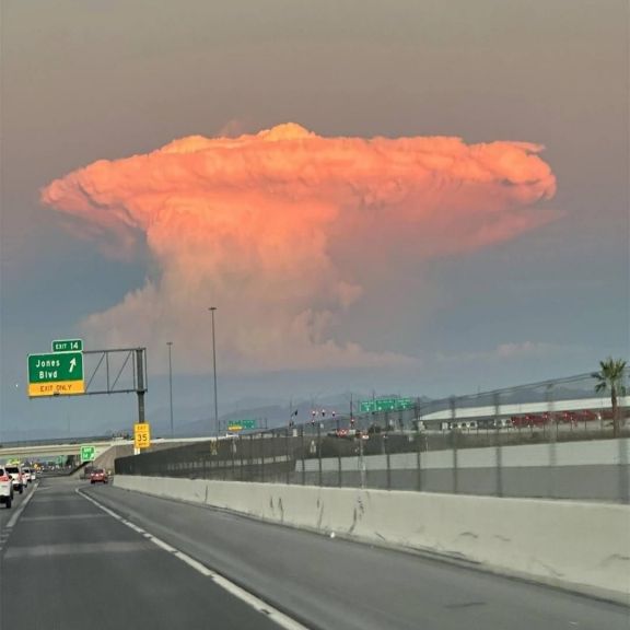 Panic in Las Vegas over natural phenomenon - many thought of a nuclear explosion - PHOTOS