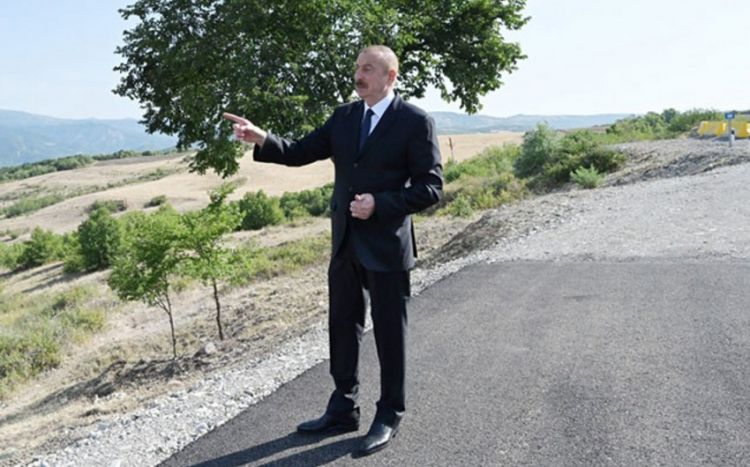 Президент Ильхам Алиев ознакомился с ходом работ на автодороге Барда-Агдам