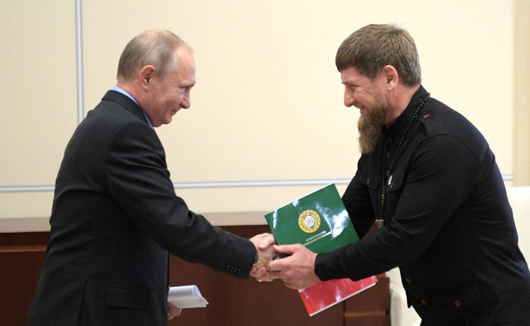Putin Ramzan Kadırova general-polkovnik rütbəsi verdi